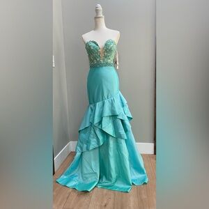 🌟Host Pick🌟Women’s Mint Tiffany Designs Prom Dress
